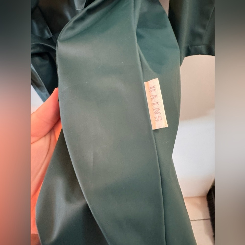 Rains Curve rain coat - Picture 7 of 8